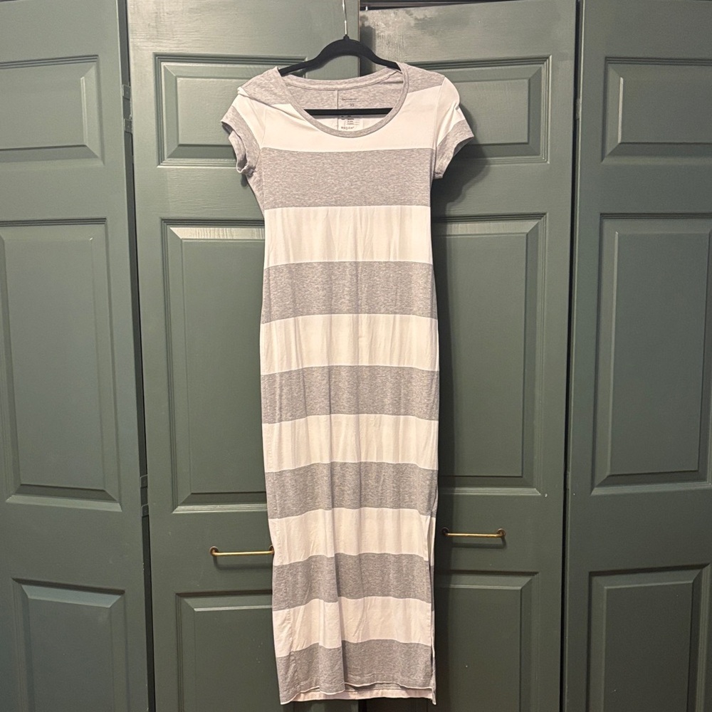 Gap maternity Striped Gray and White Maxi Dress Xs